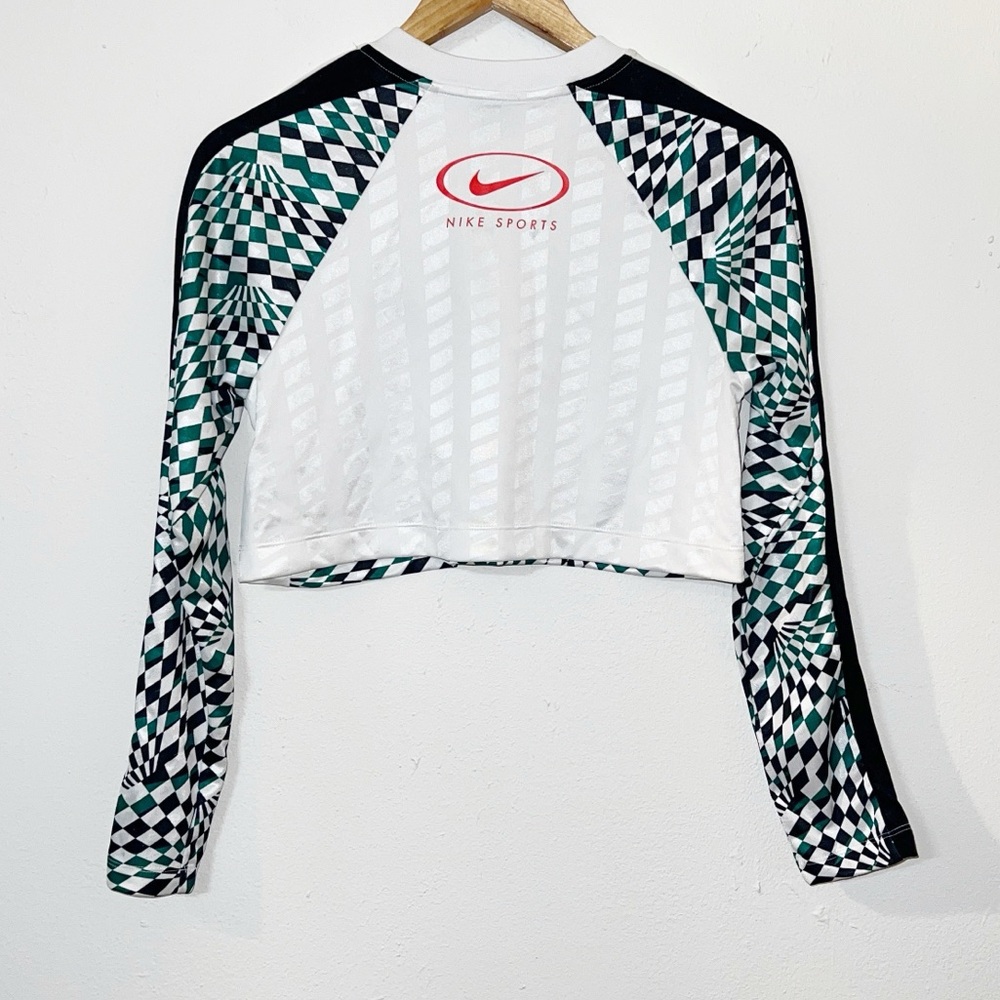 Nike sportswear geometric checkered green black and white long sleeve crop tee - Picture 8 of 10